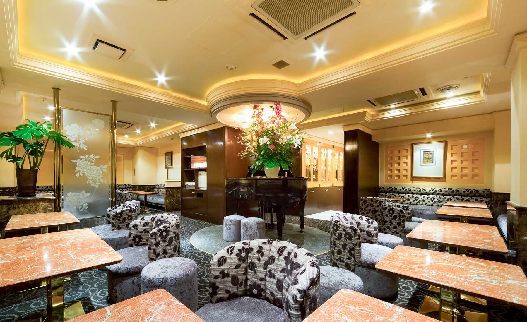 Ginza Club Passtone main floor for business entertainment