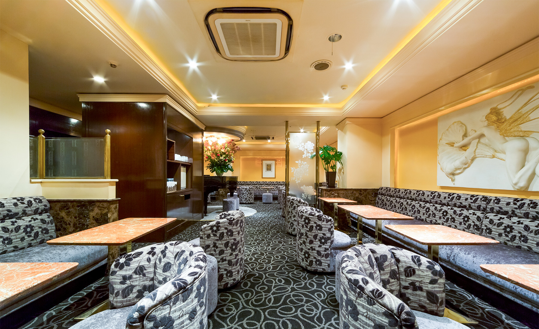 銀座クラブ パストーン 店内 フロア席